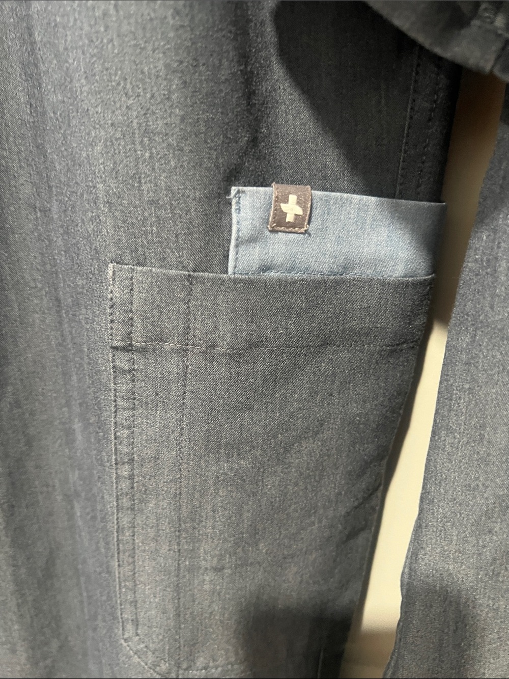Figs Technical Collection Slate-Blue Scrub Top (Medium) and Pants (M-Petite) Set - Picture 6 of 7